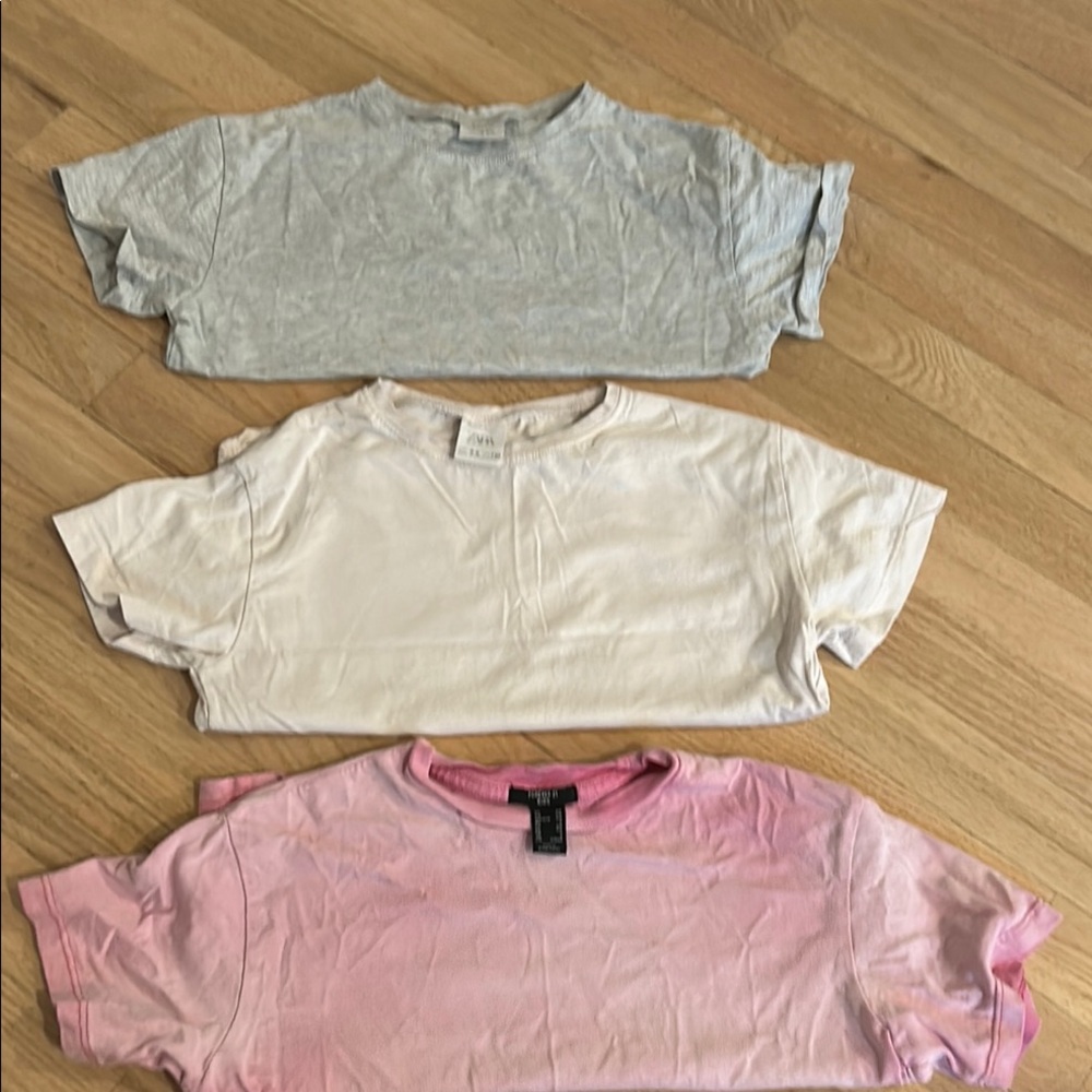Set of Three T-Shirts in Gray, light pink, and Pink